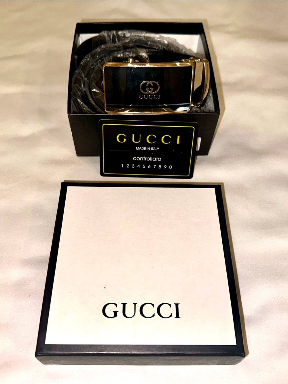 Gucci Men’s Black Belt with Gold-Tone Logo Buckle - Picture 2 of 4